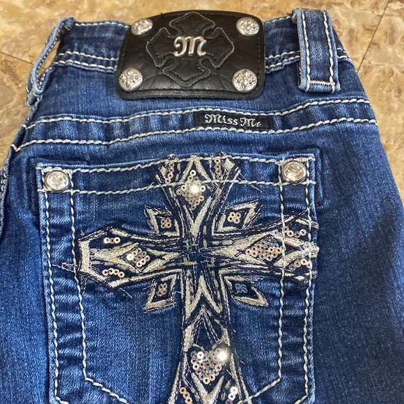 Miss me skinny jeans size 26. In excellent condition. (50/15) - Picture 2 of 9